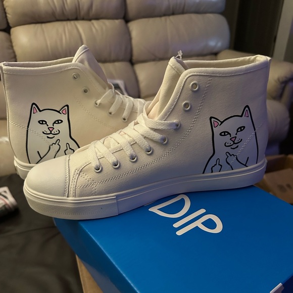 Brand new men’s size 10, rip and dip high top shoes - Picture 2 of 7